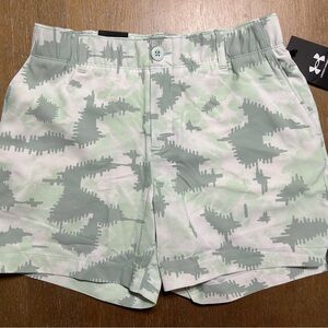 Under Armour Green Athletic Shorts with Camouflage Design